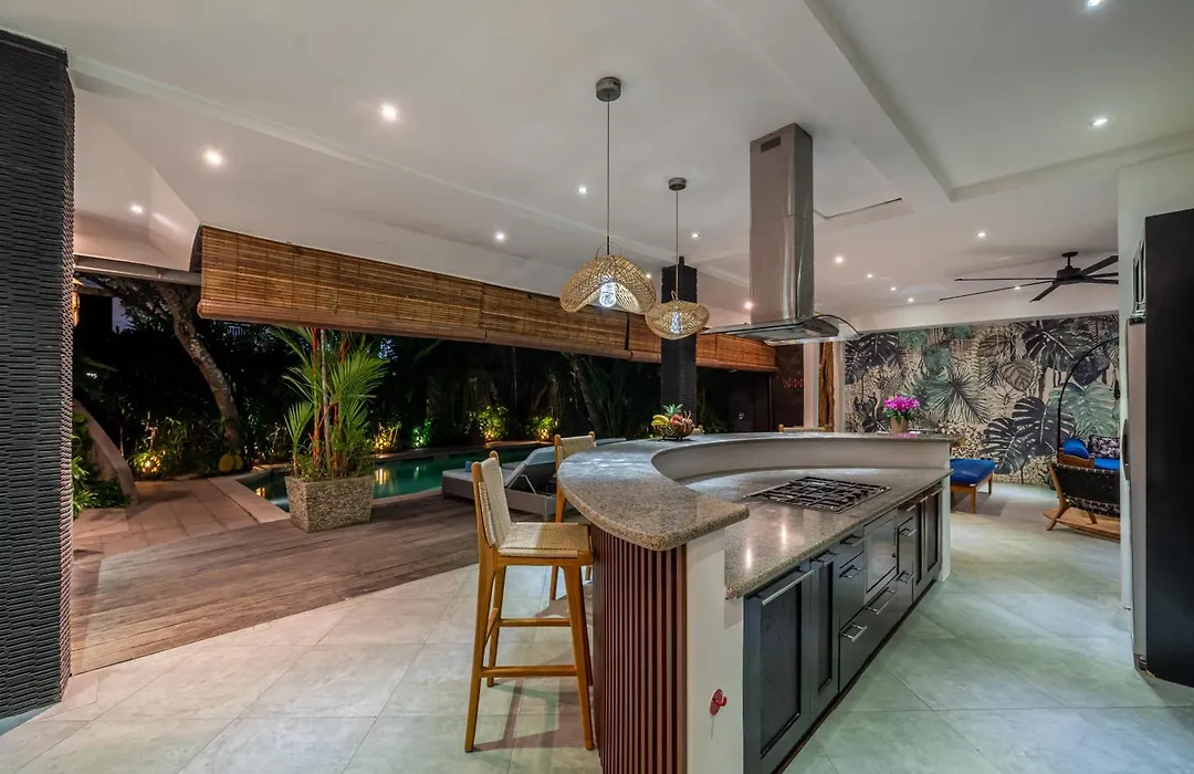 Villa Alchemy Private 4 Bedroom Eat Street 10 Steps To Revolver Cafe-1